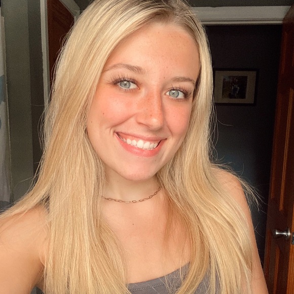 Meet your Posher, Lexy - Picture 1 of 1